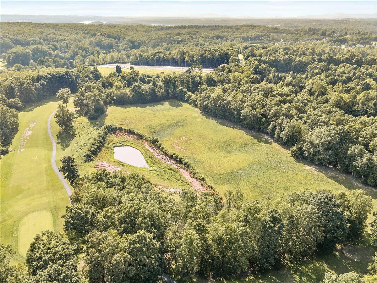 1222 8th Fairway LN