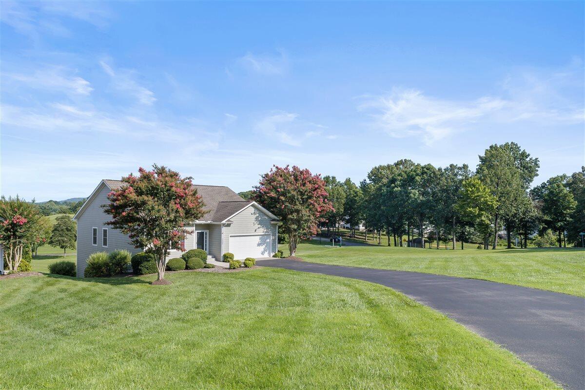 1222 8th Fairway LN