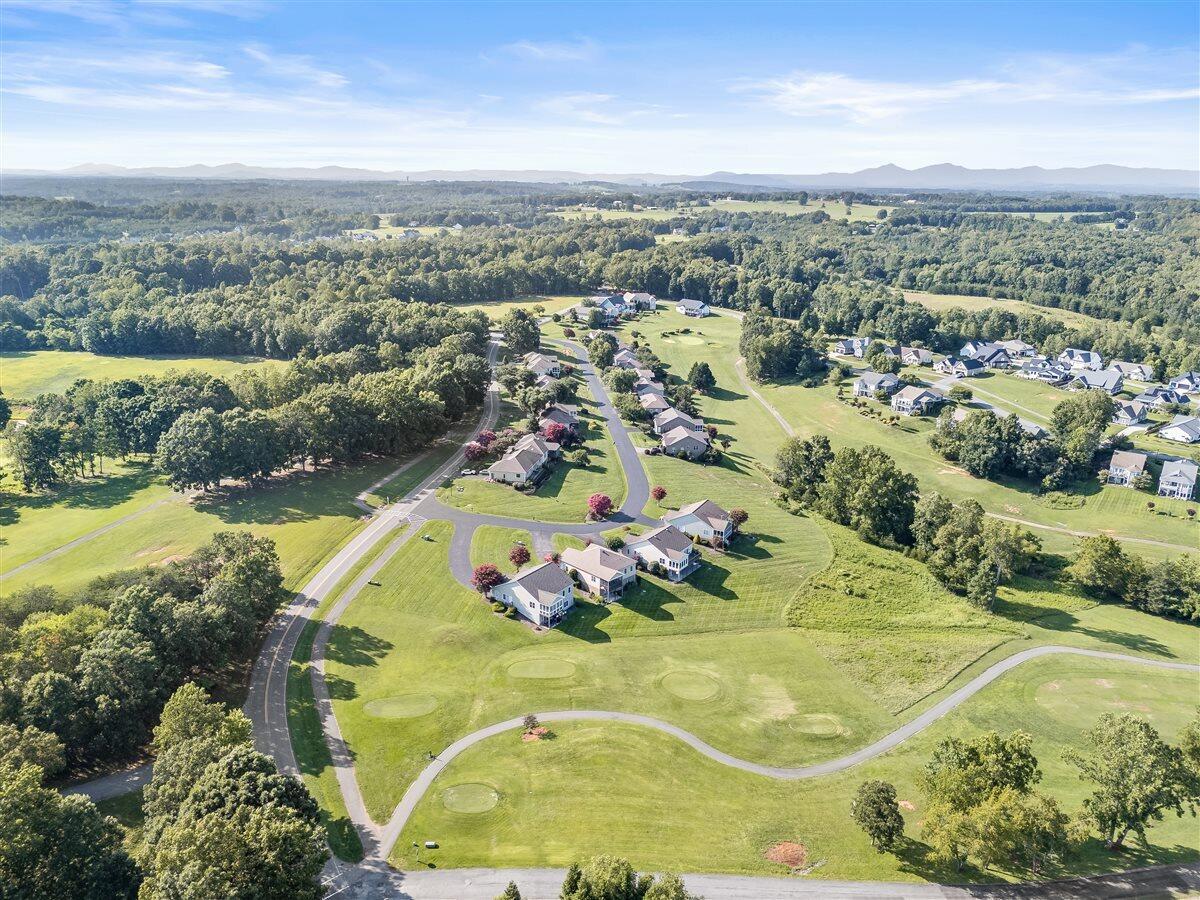 1222 8th Fairway LN
