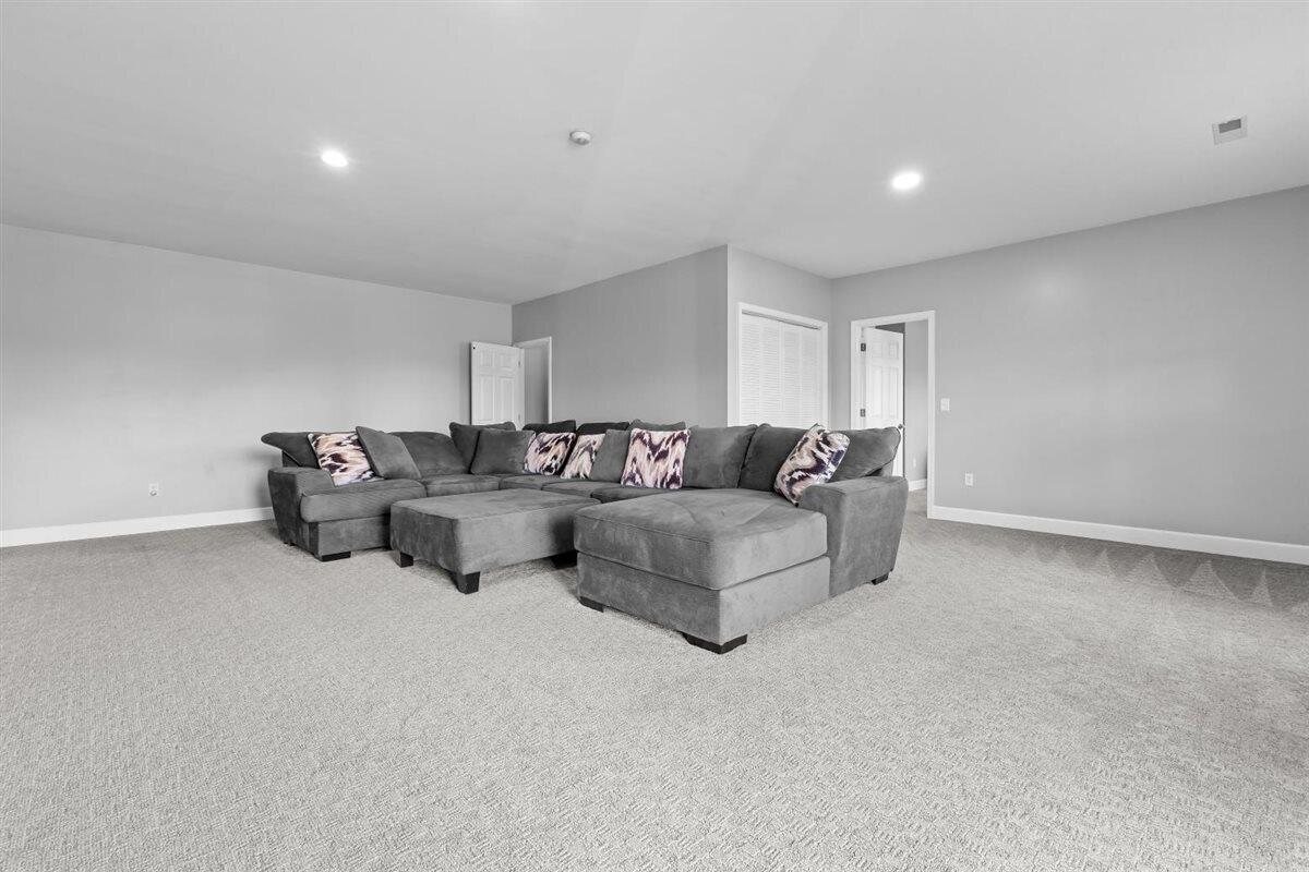 1222 8th Fairway LN