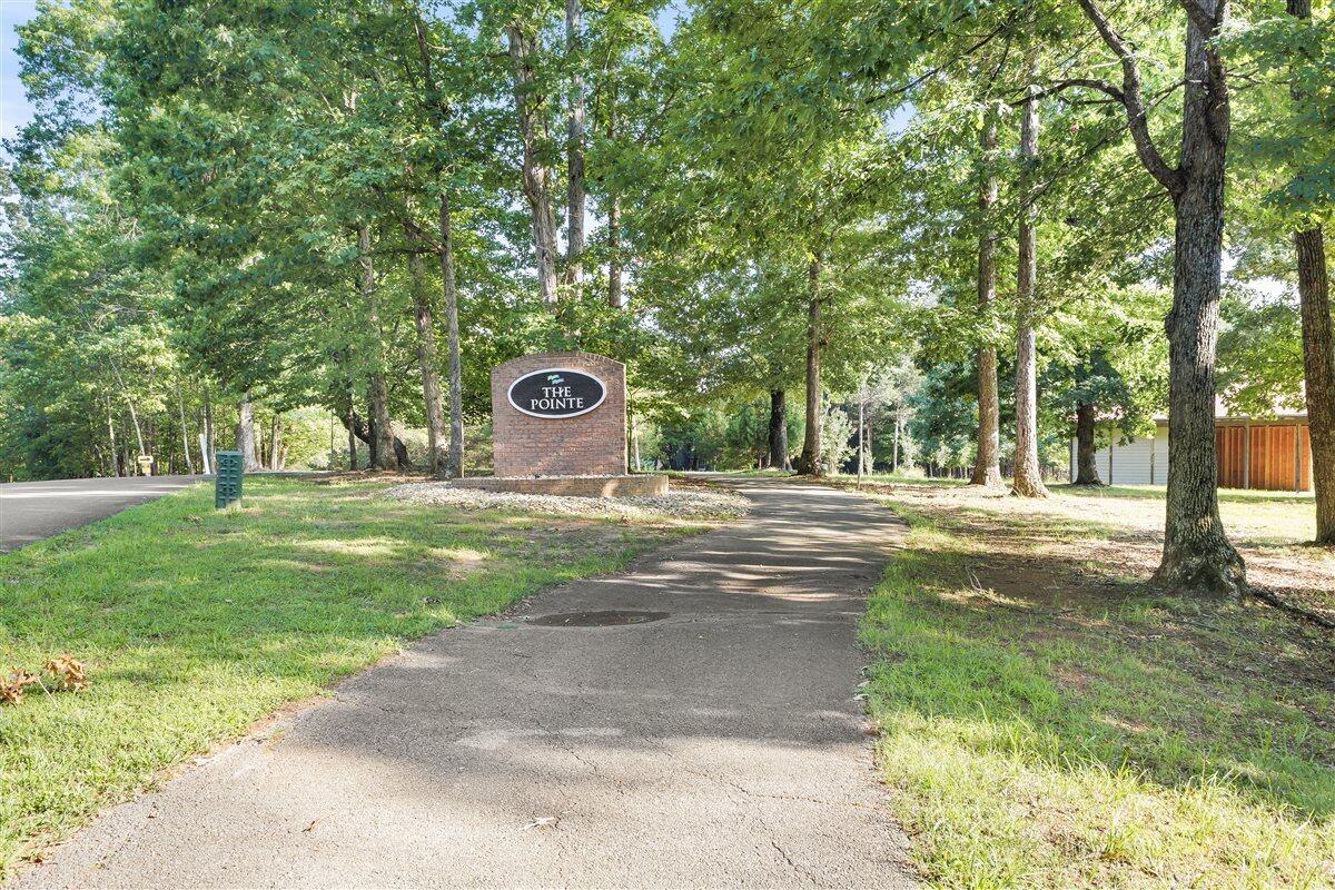 1222 8th Fairway LN