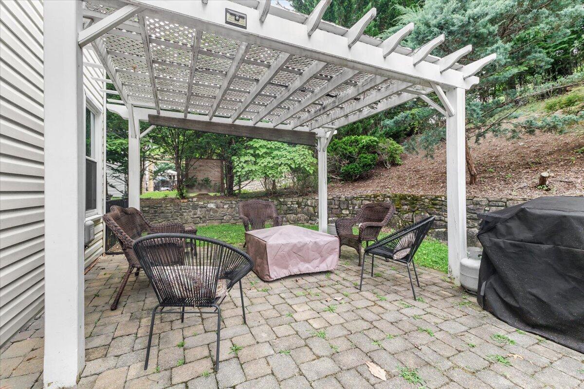 2138 Stone Mill DR