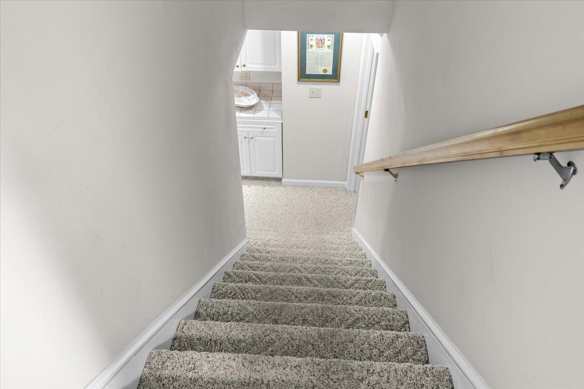 7789 Hollins Court DR