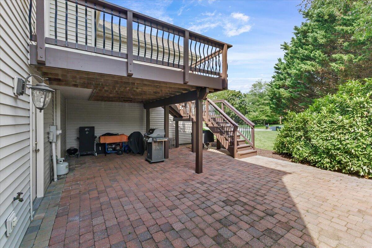 7789 Hollins Court DR