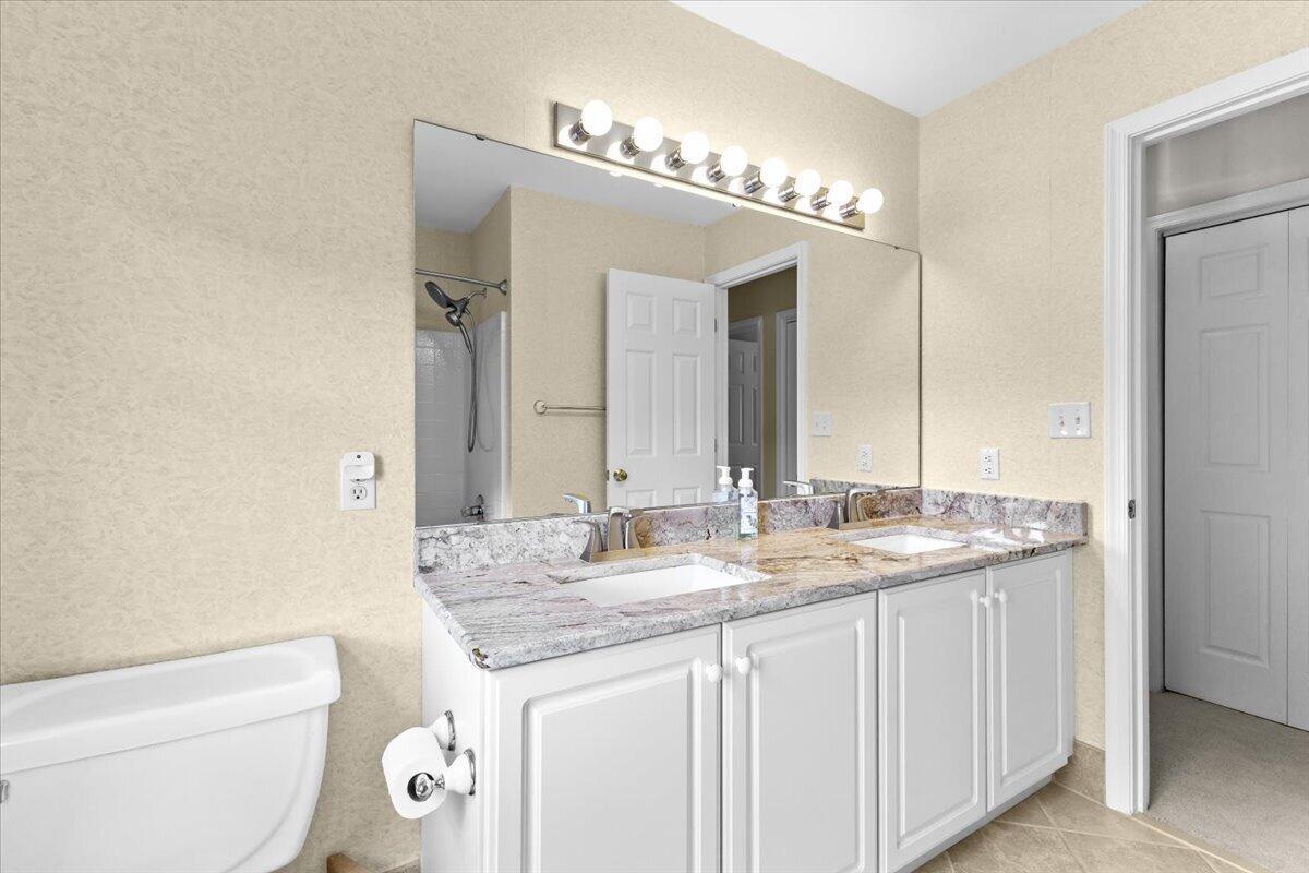 7789 Hollins Court DR