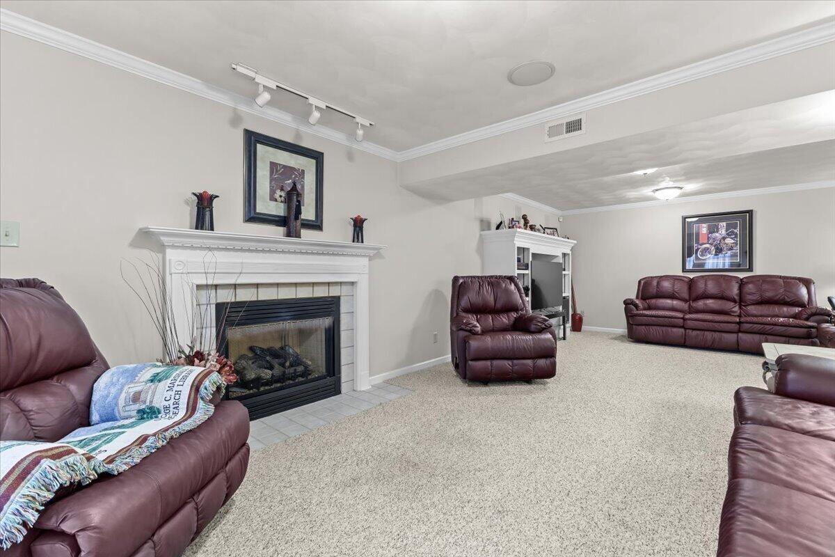 7789 Hollins Court DR