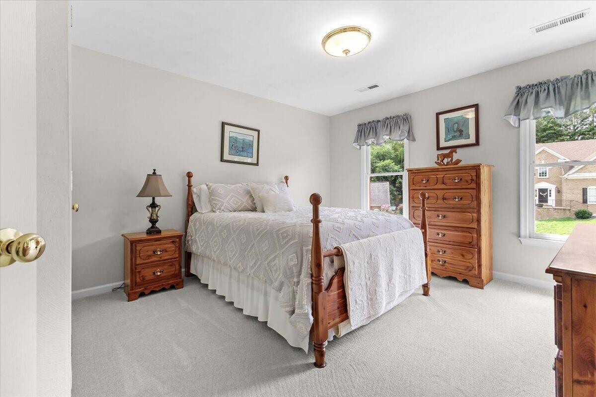 7789 Hollins Court DR