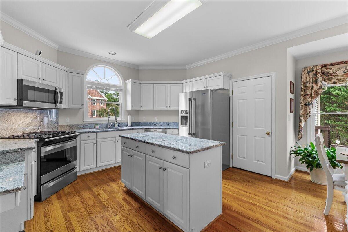 7789 Hollins Court DR