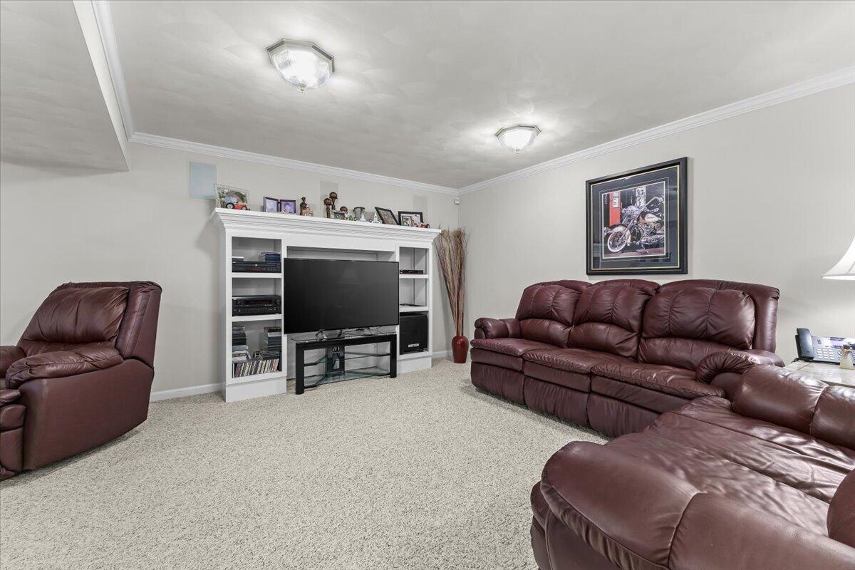 7789 Hollins Court DR