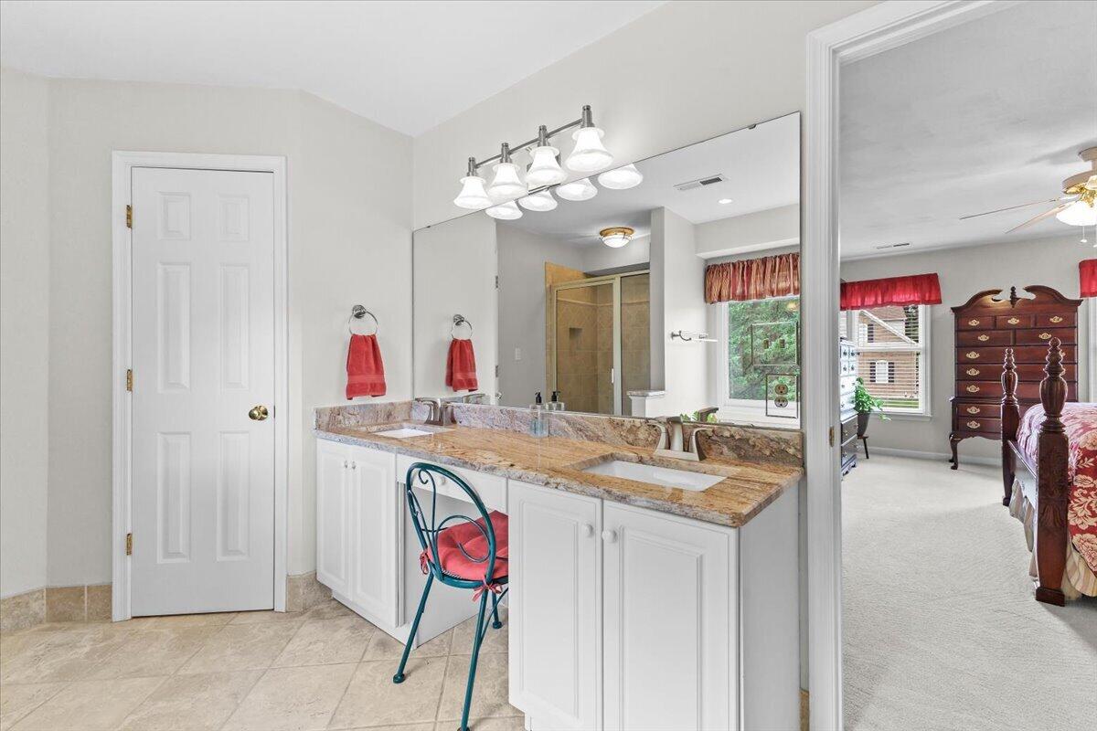 7789 Hollins Court DR