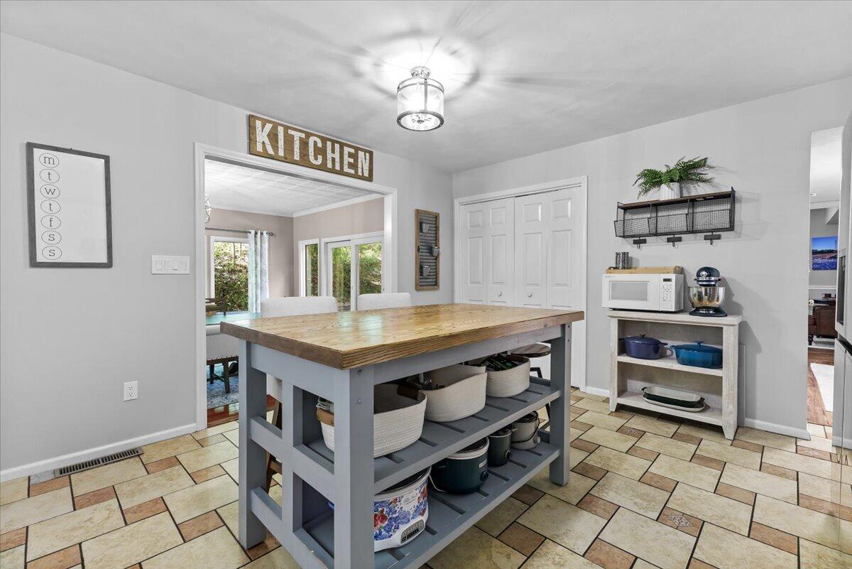 4735 Cherokee Hills DR