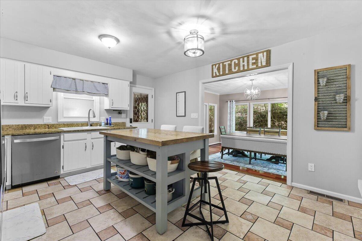 4735 Cherokee Hills DR