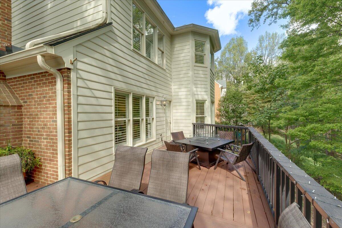5713 Salisbury DR