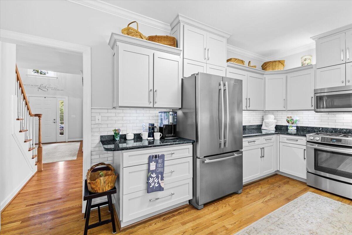 5713 Salisbury DR