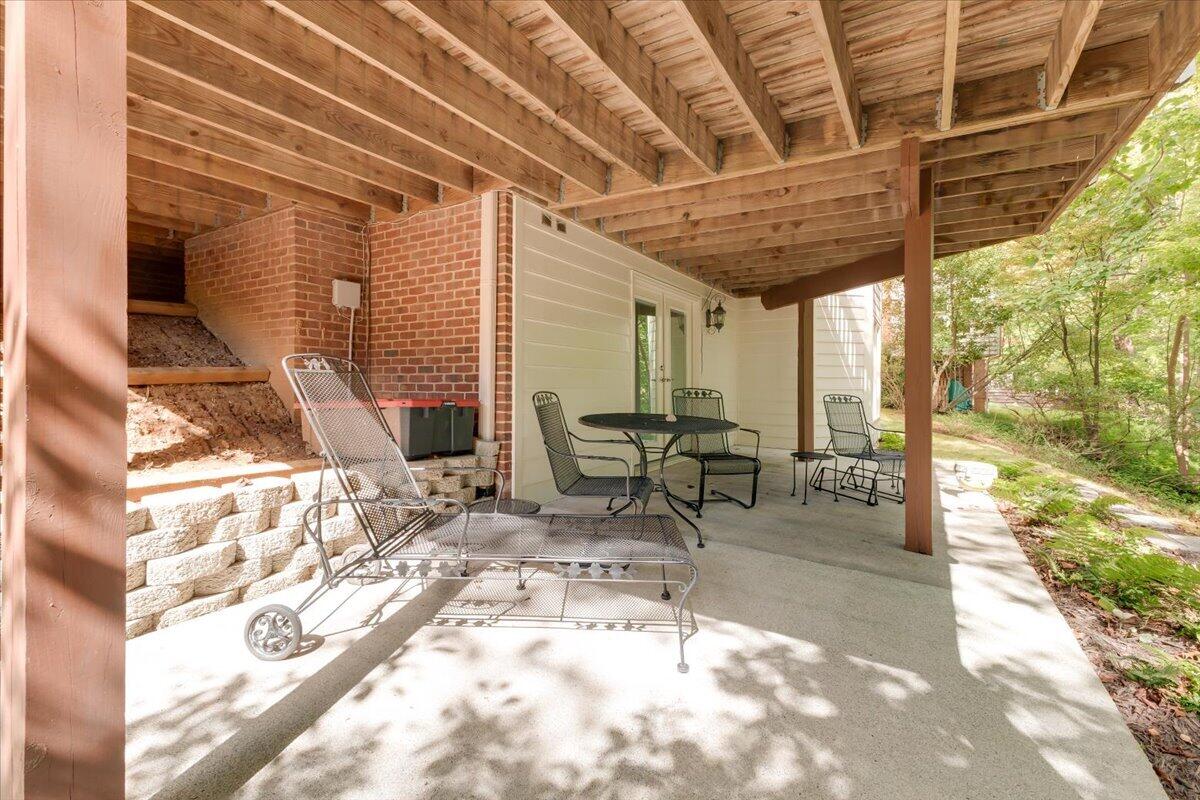 5713 Salisbury DR