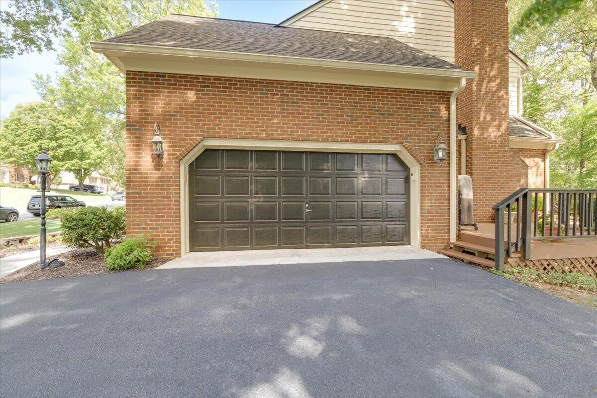 5713 Salisbury DR