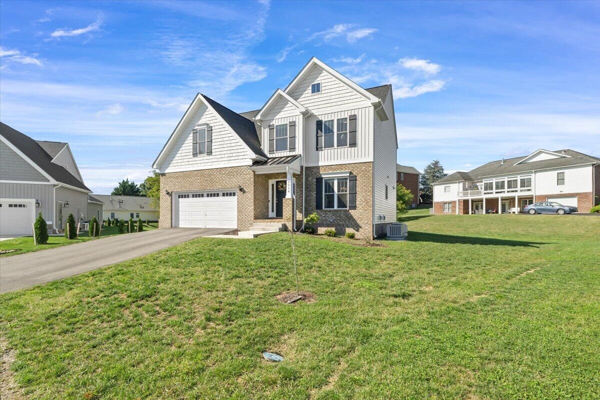 2216 Foxfield LN