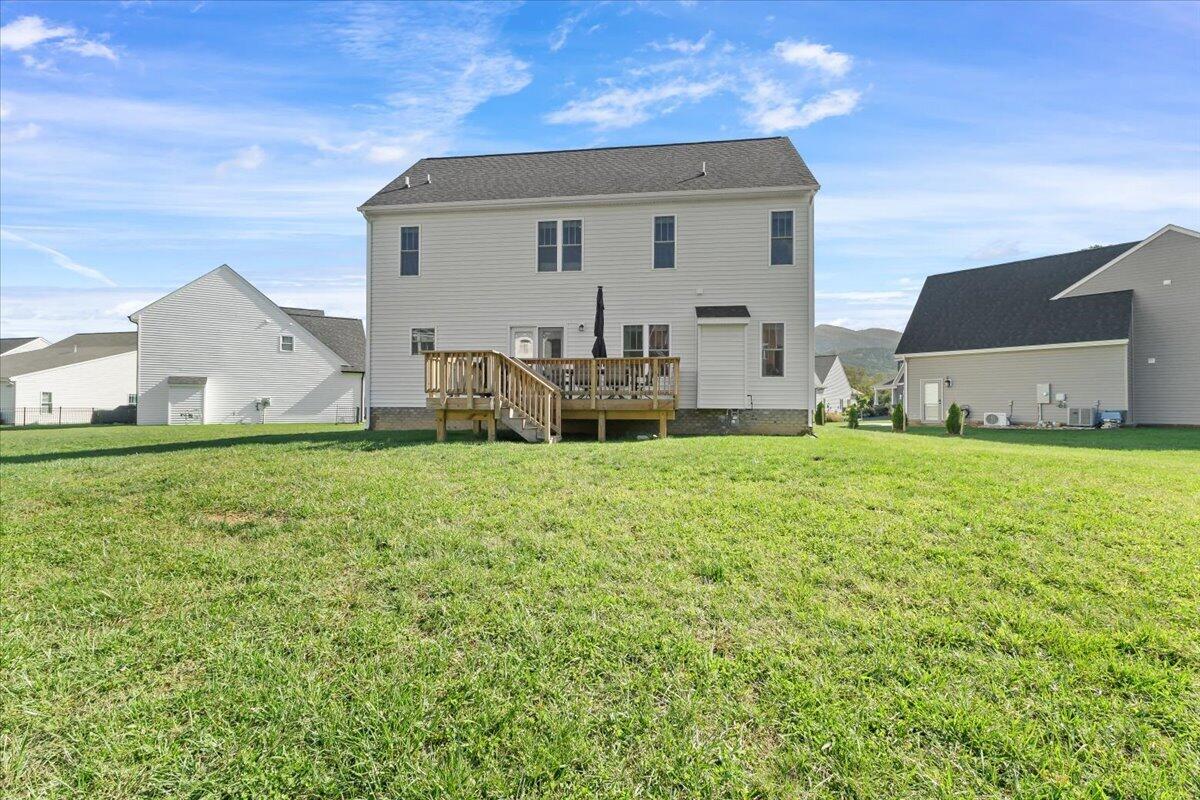 2216 Foxfield LN