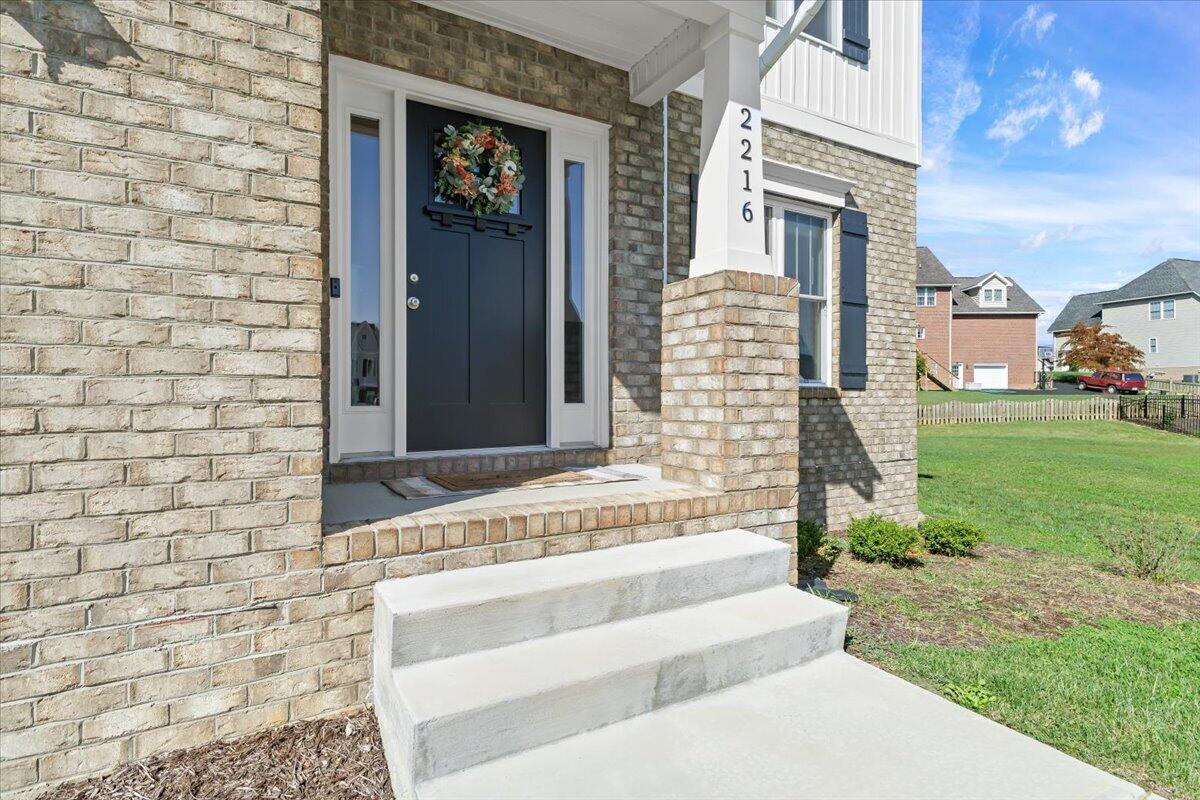 2216 Foxfield LN