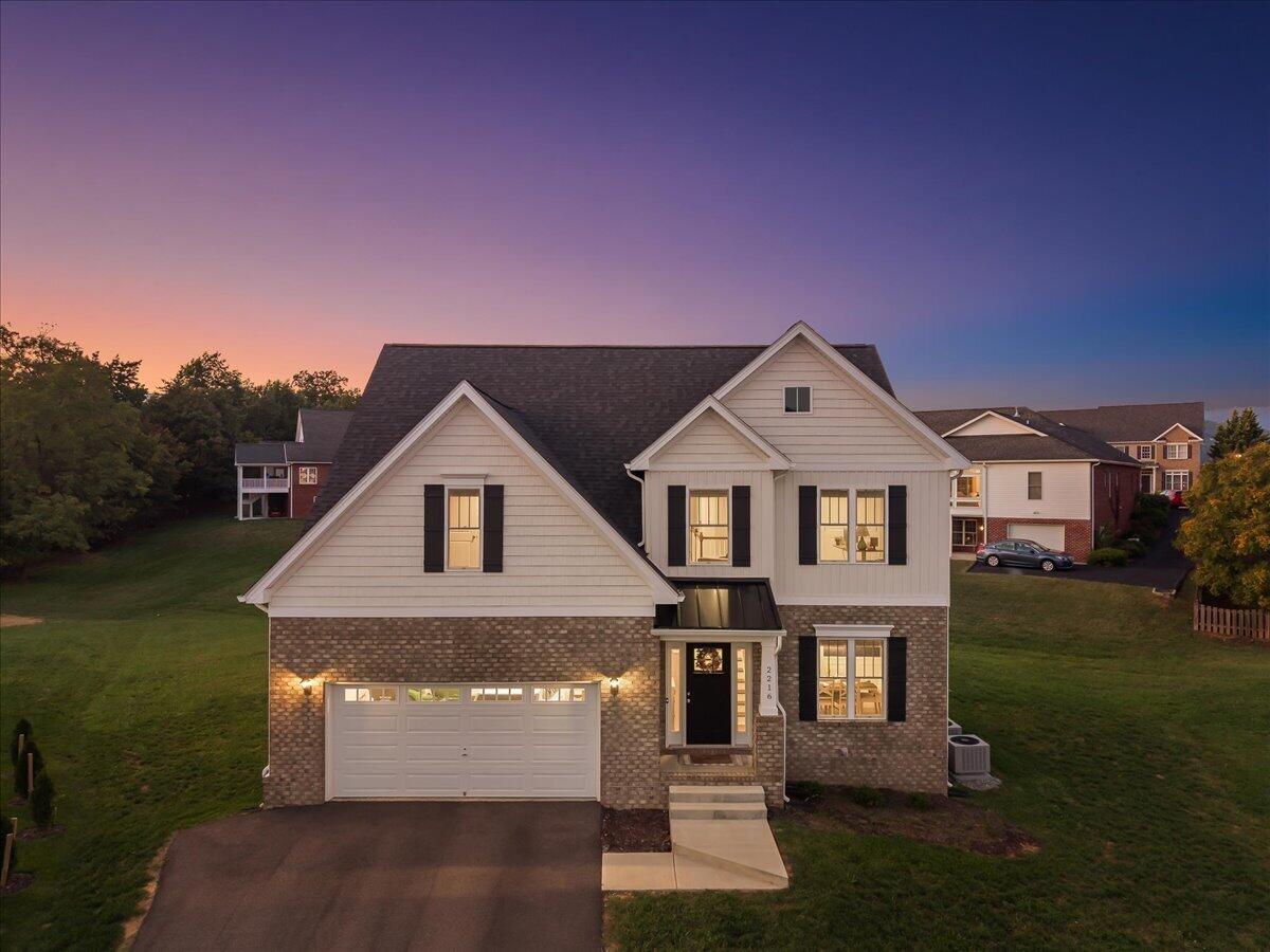 2216 Foxfield LN