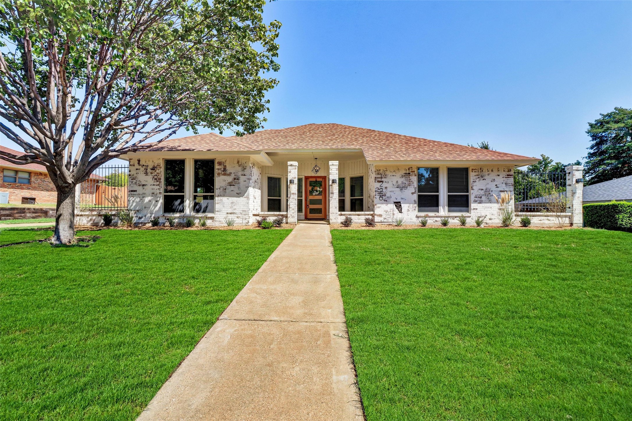 1226 Laguna Vista Way