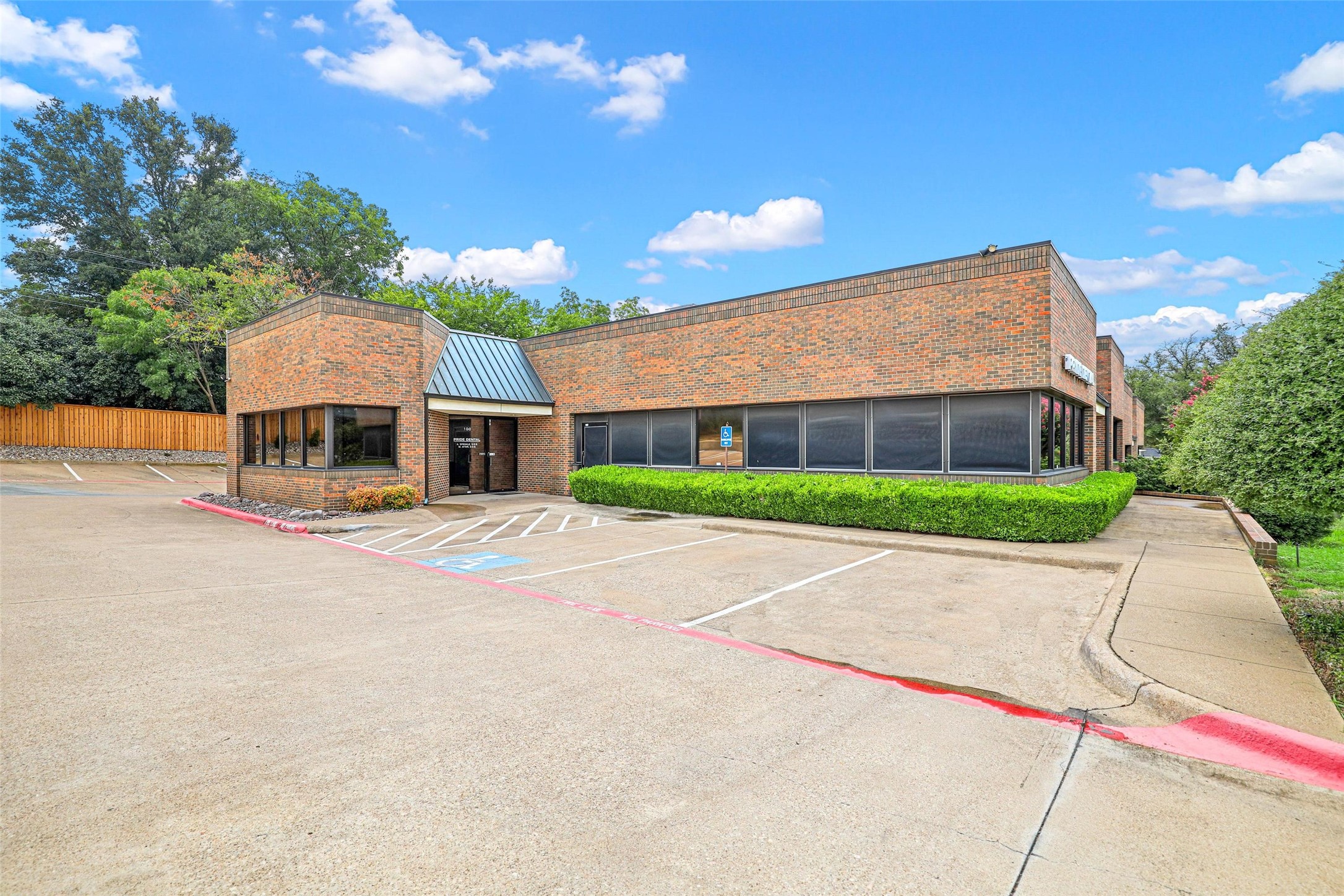 1106 W Randol Mill Road 300