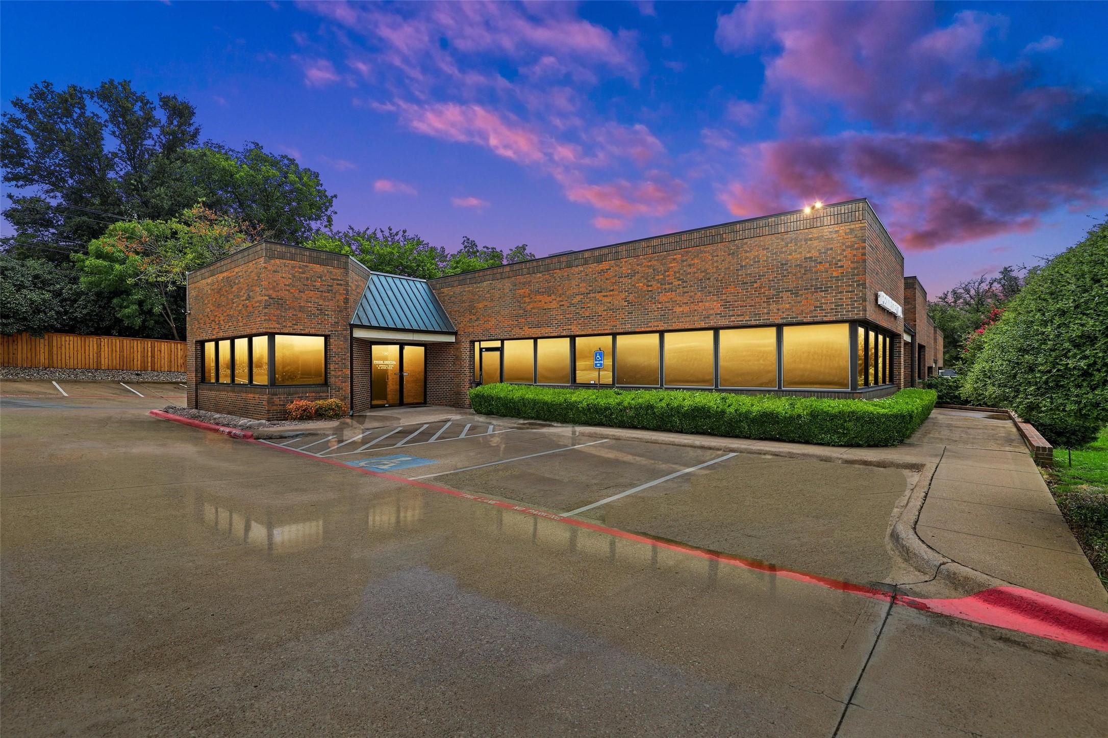 1106 W Randol Mill Road 300