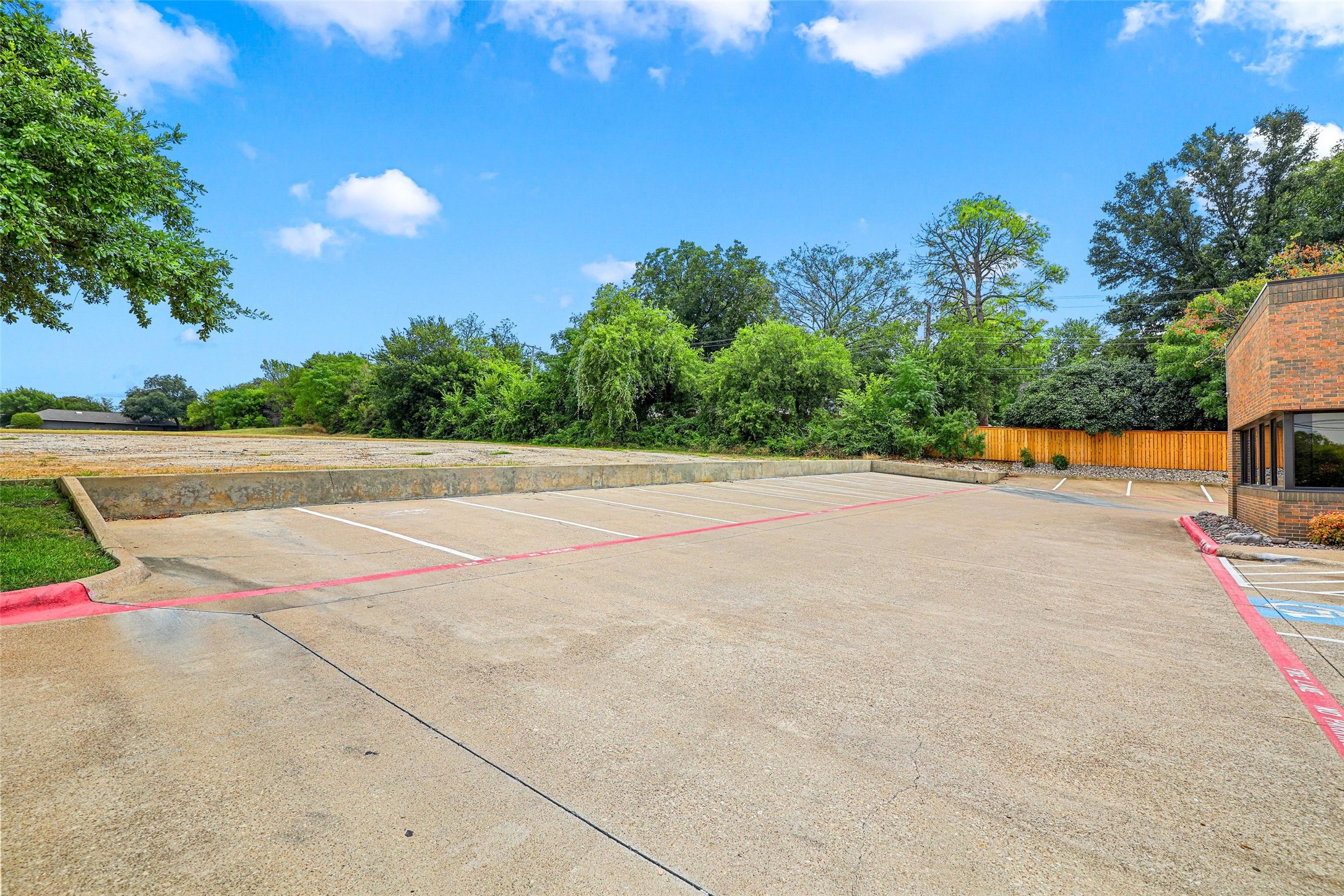 1106 W Randol Mill Road 300