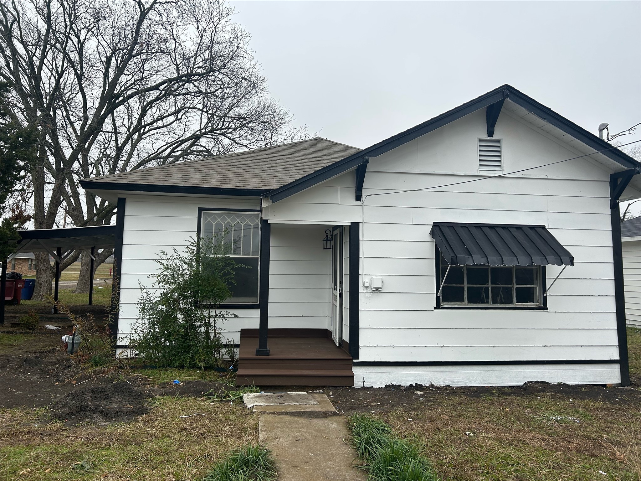 581 Nunnalee Avenue