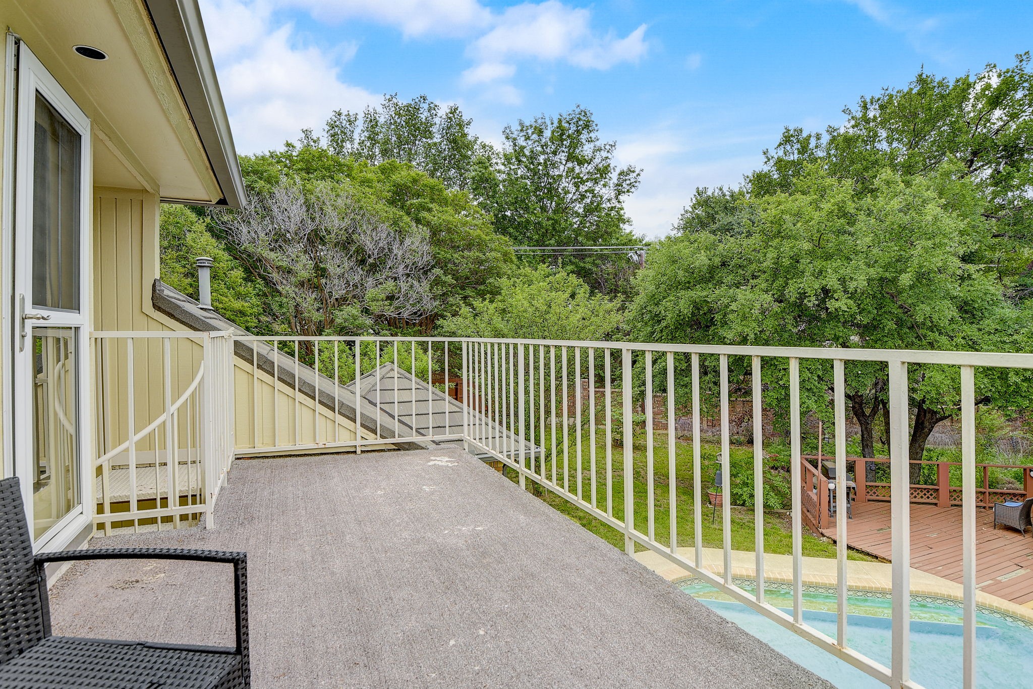 2302 Bluffview Court