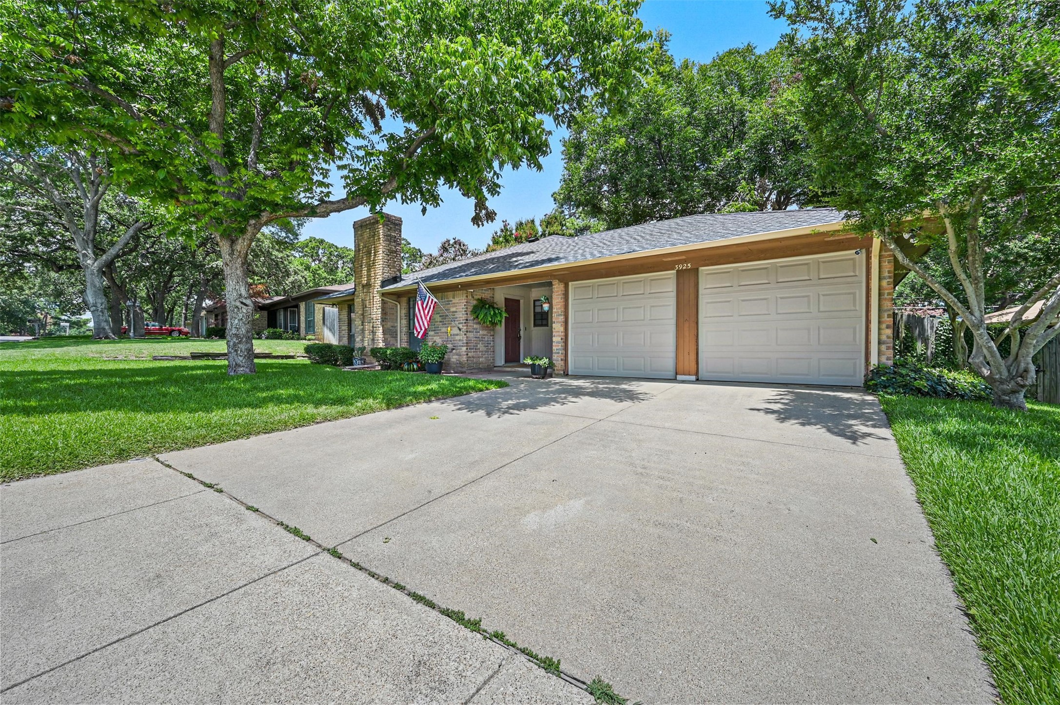3925 Firethorn Drive