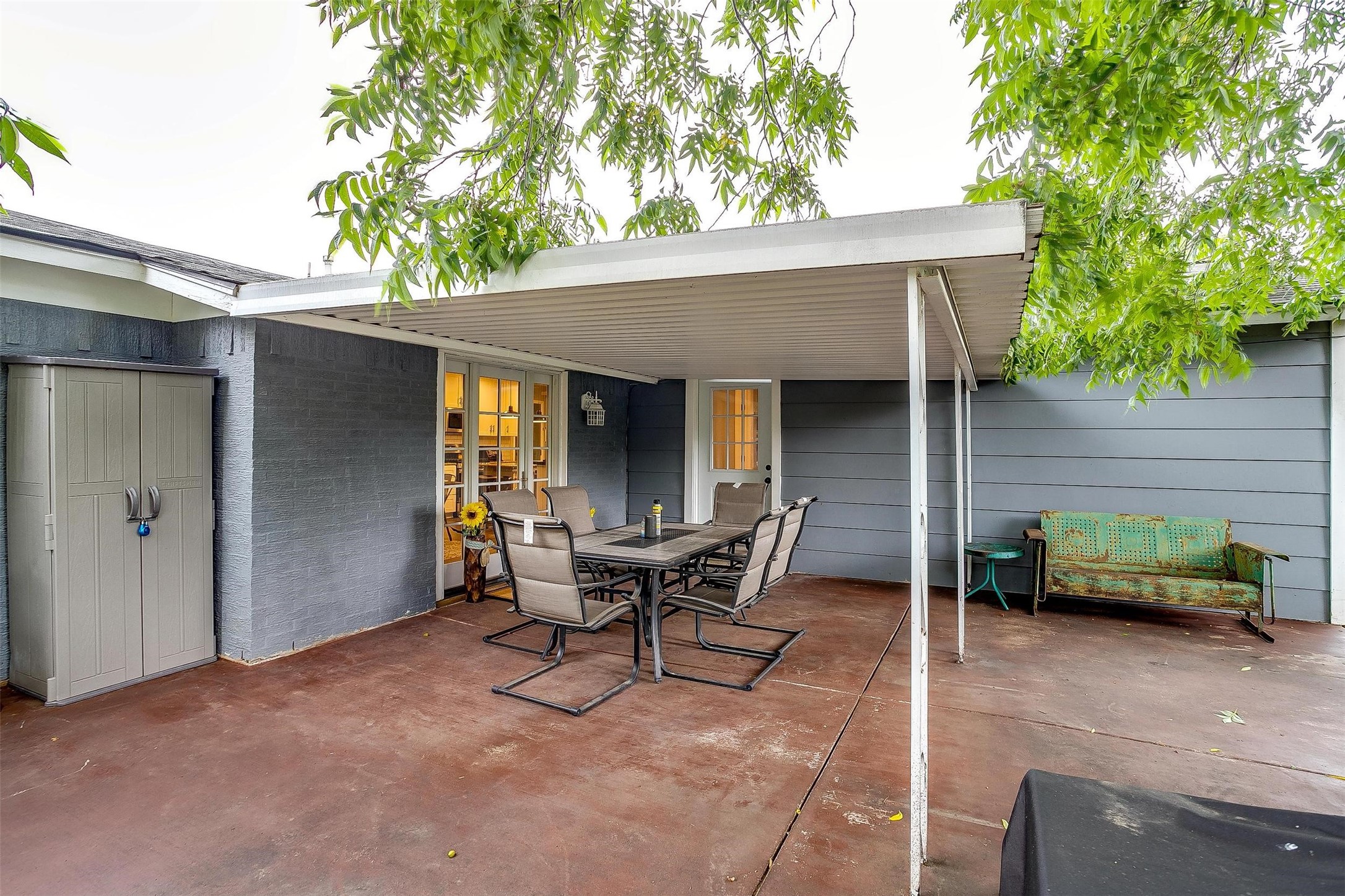829 SW Sundown Trail