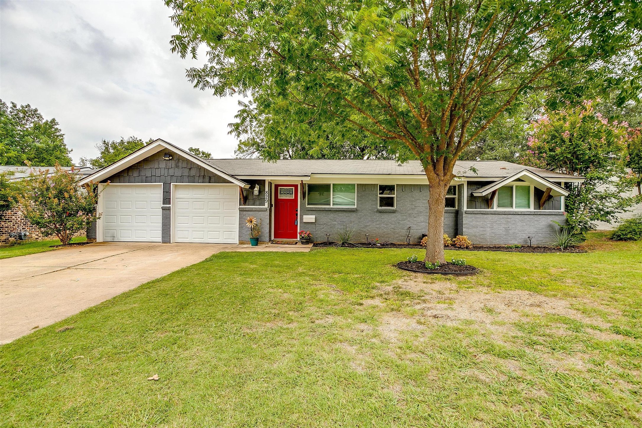 829 SW Sundown Trail