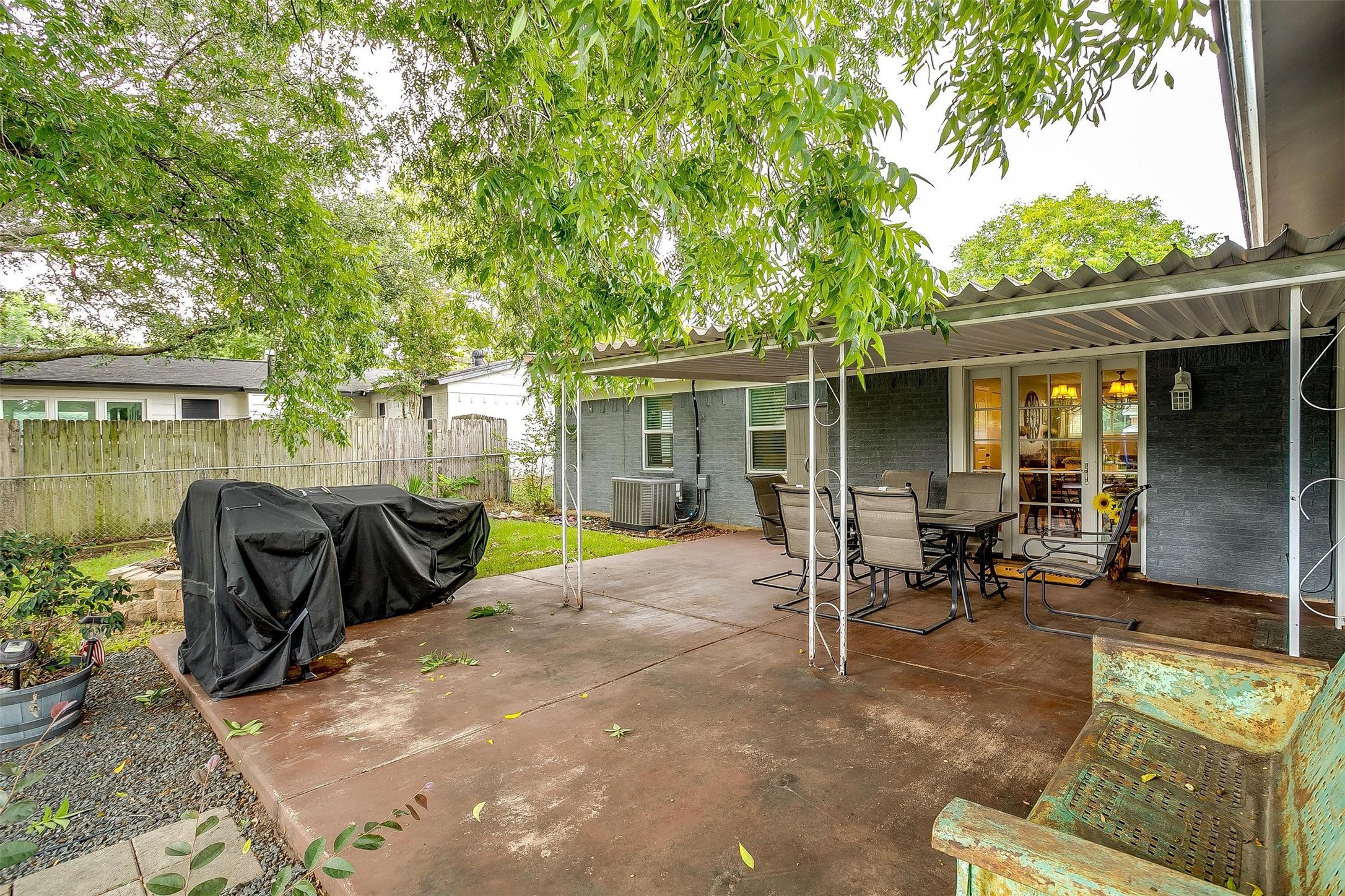 829 SW Sundown Trail