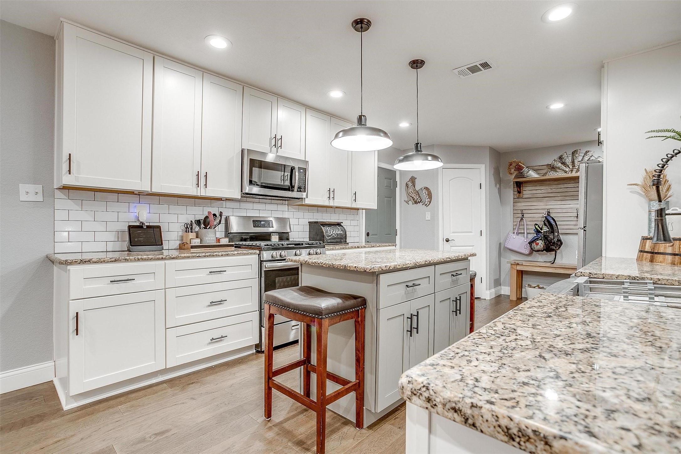 829 SW Sundown Trail