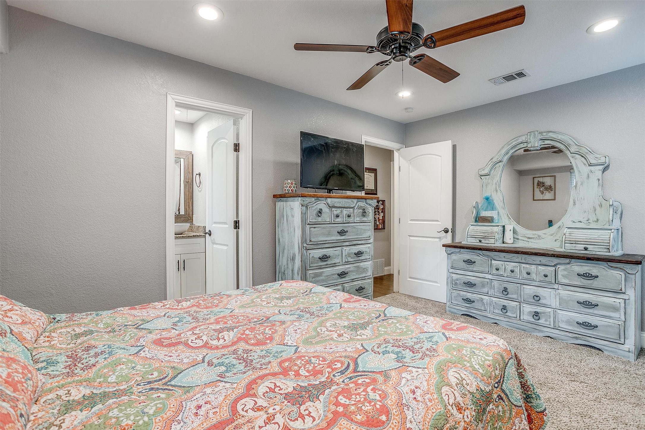 829 SW Sundown Trail