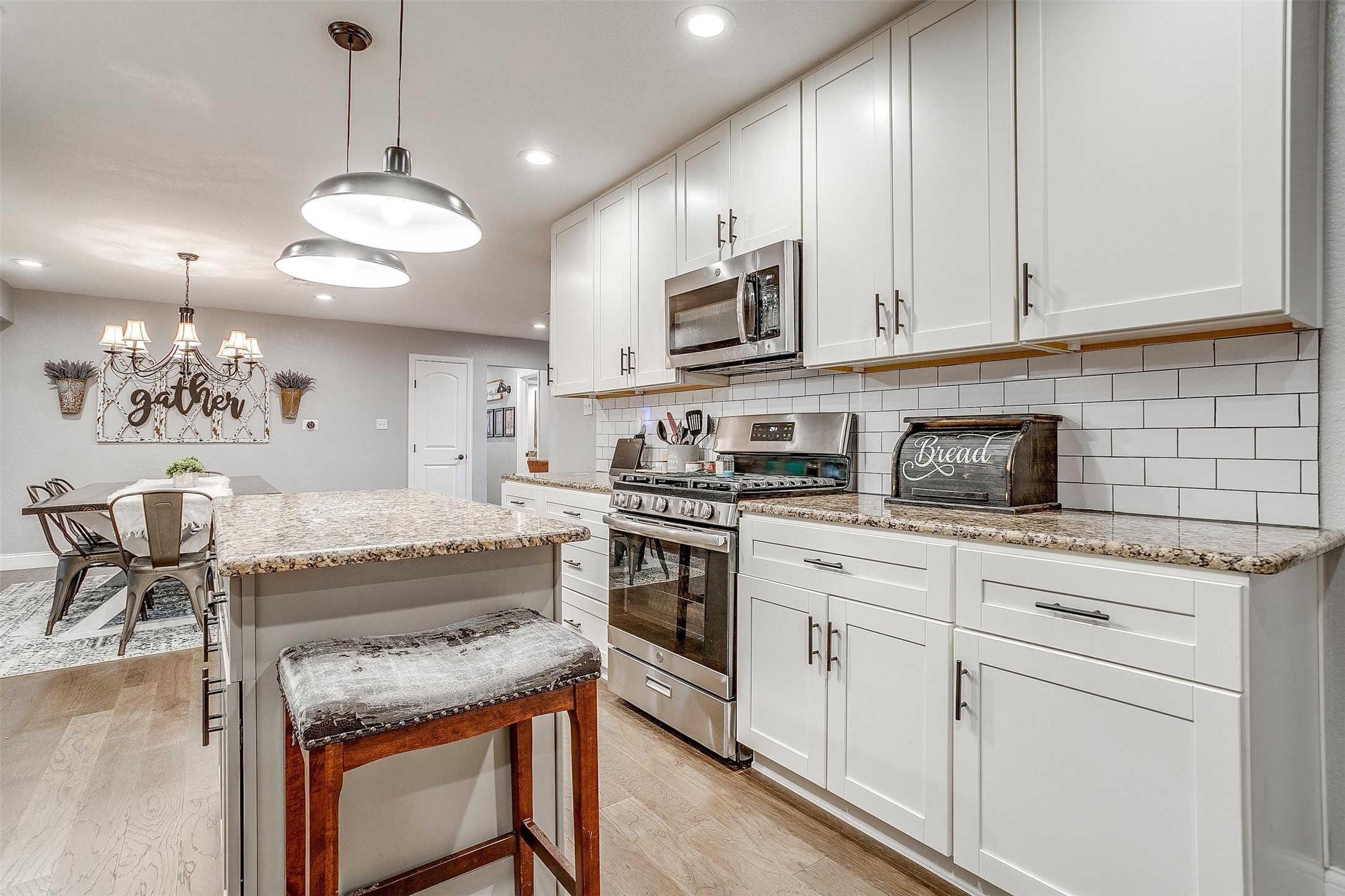 829 SW Sundown Trail