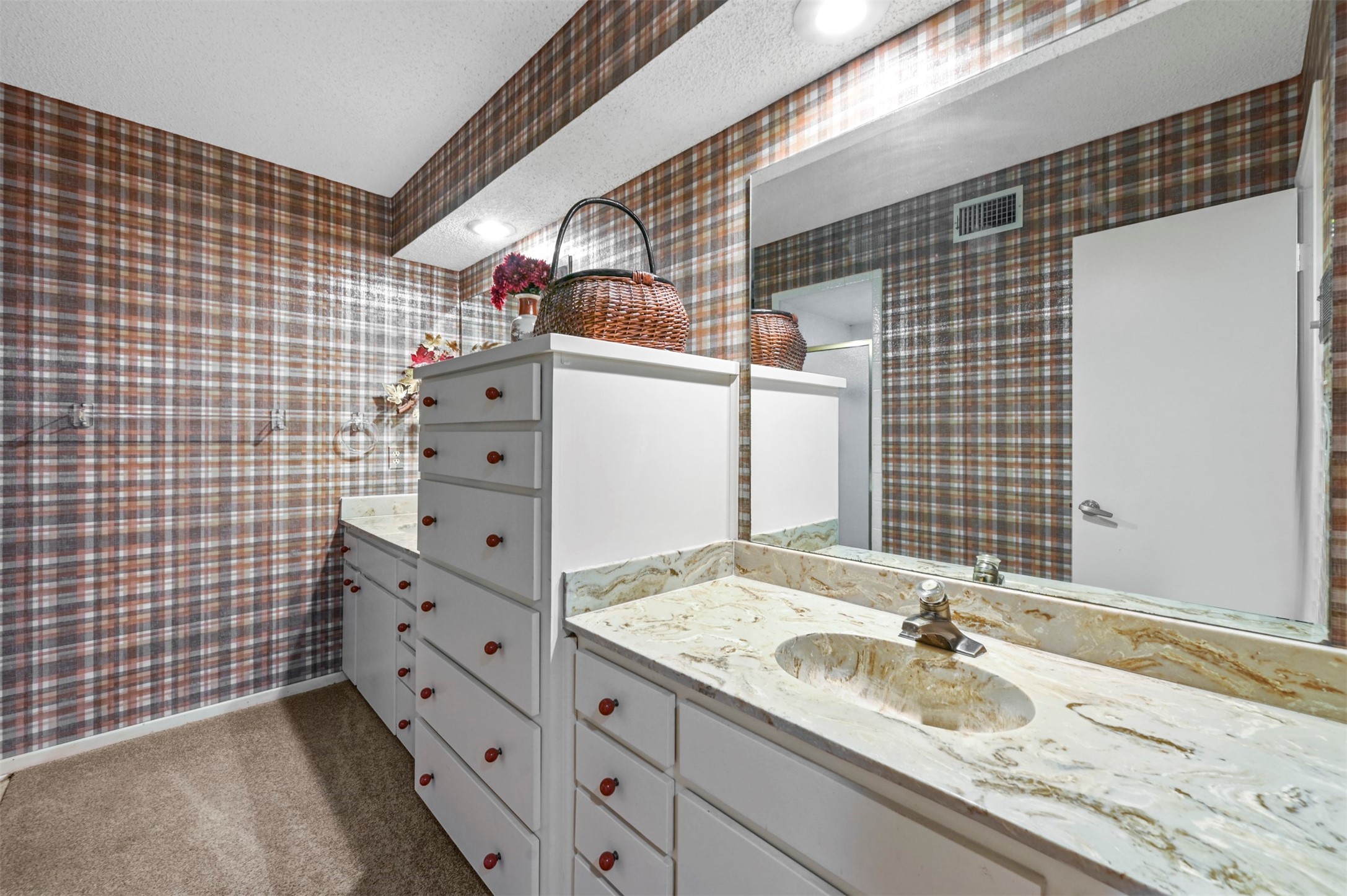 6005 Driftwood Court
