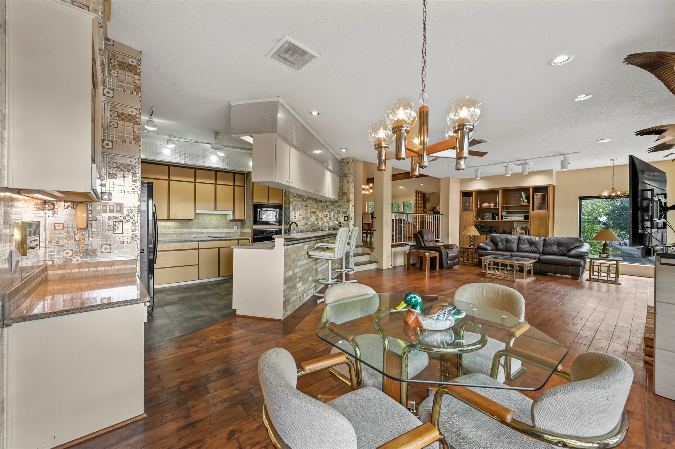 6005 Driftwood Court