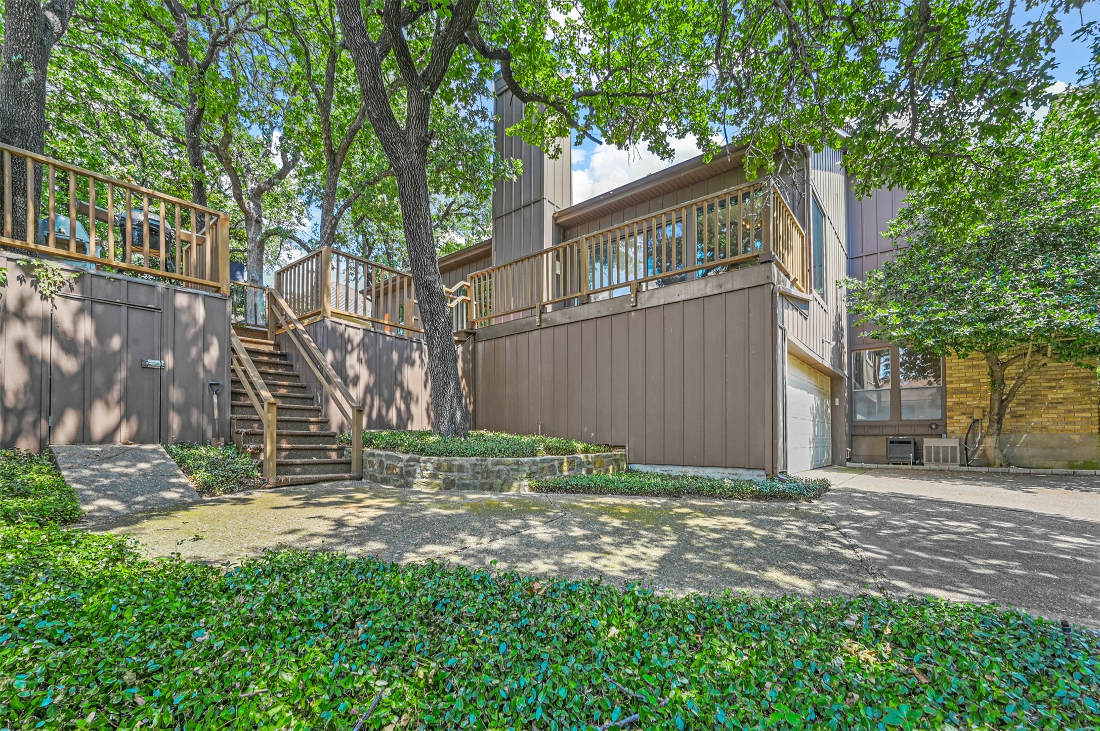 6005 Driftwood Court