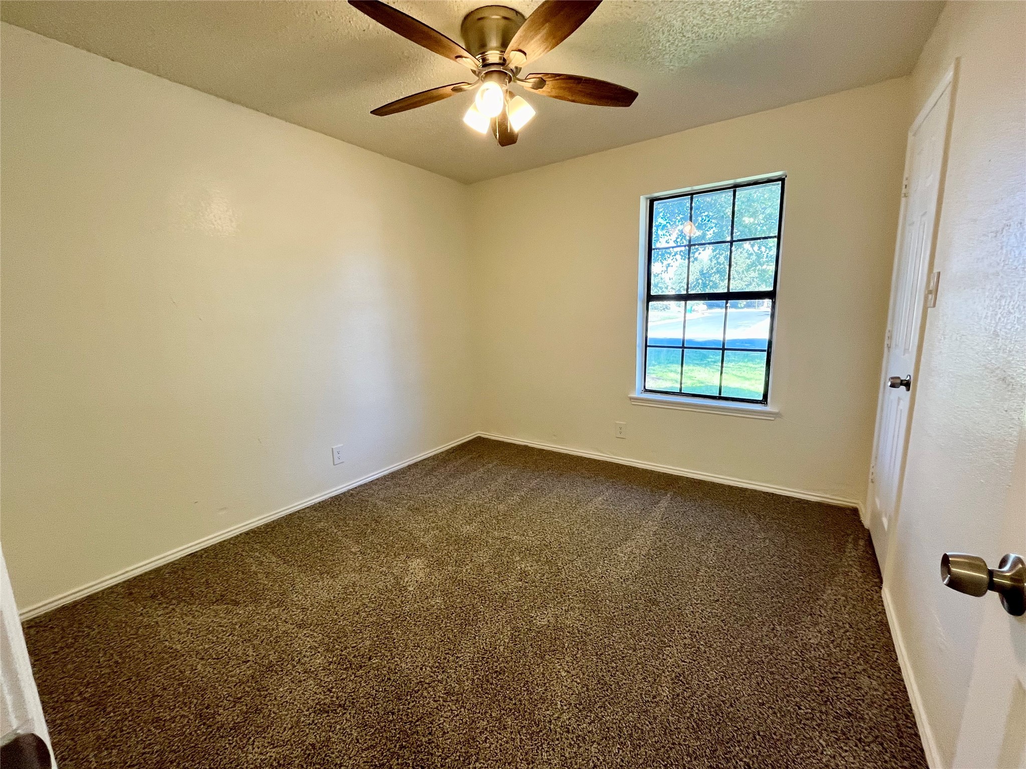 1604 Brook Glen Drive