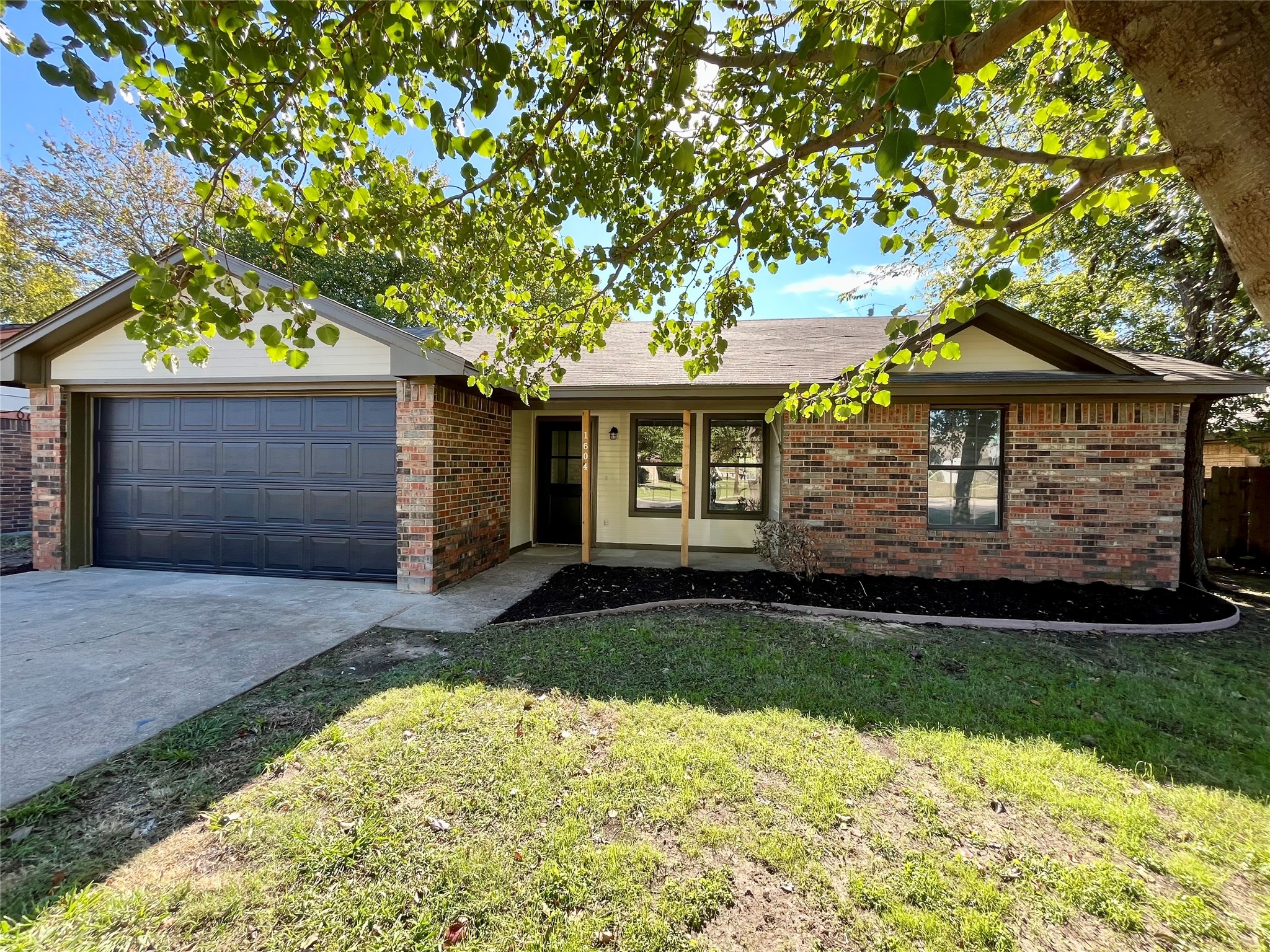 1604 Brook Glen Drive