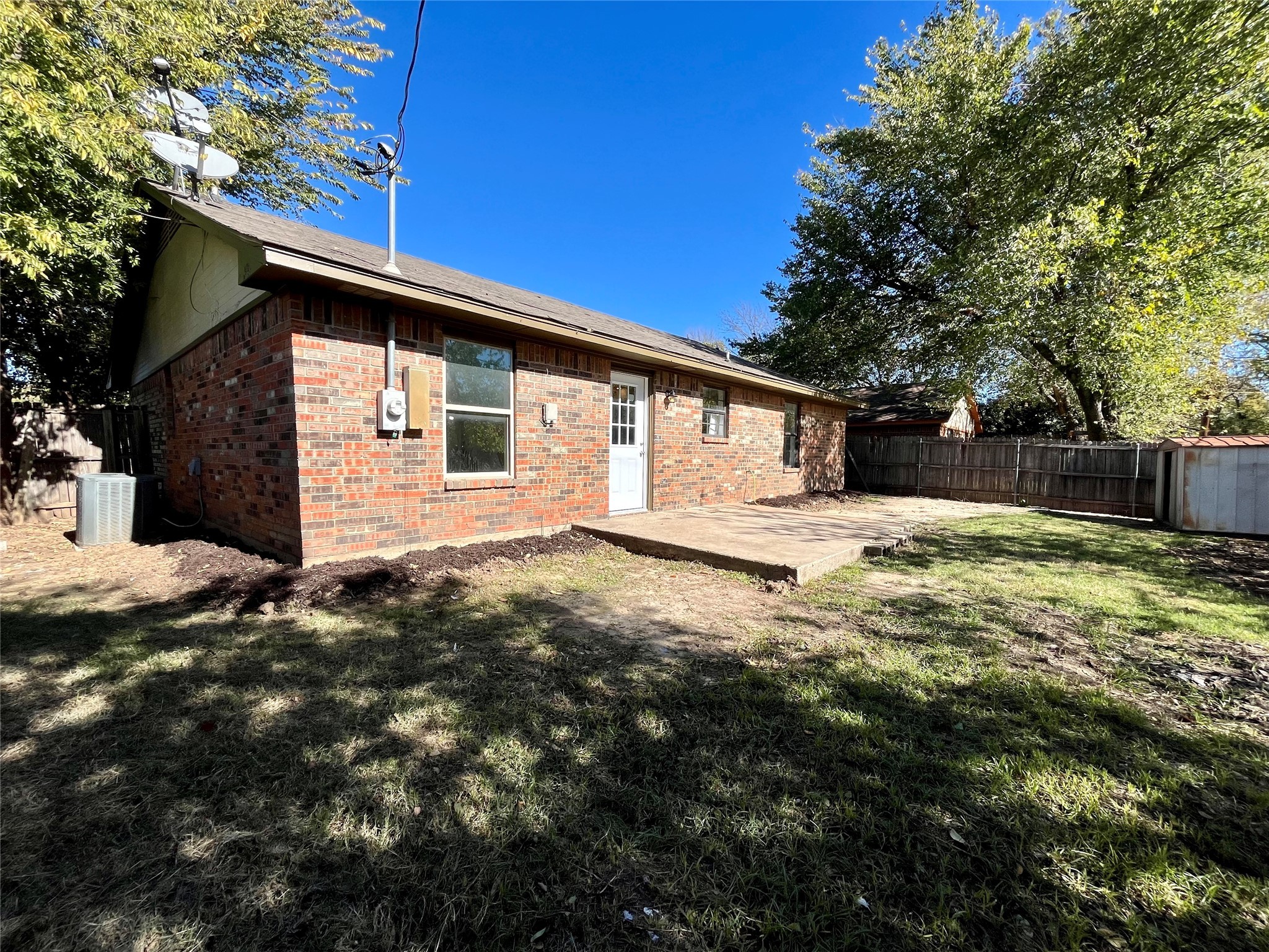 1604 Brook Glen Drive