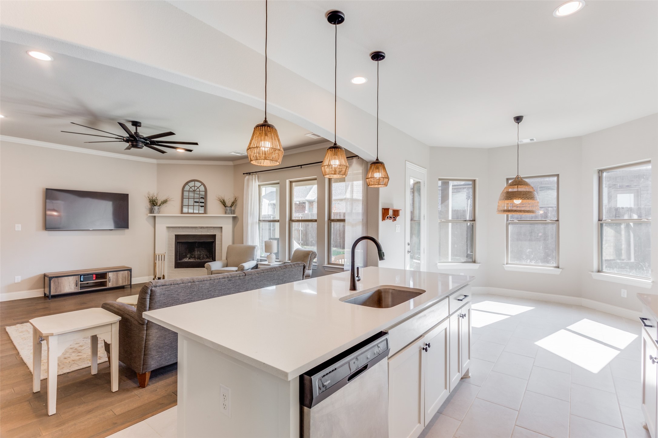 1933 Monteverde Court