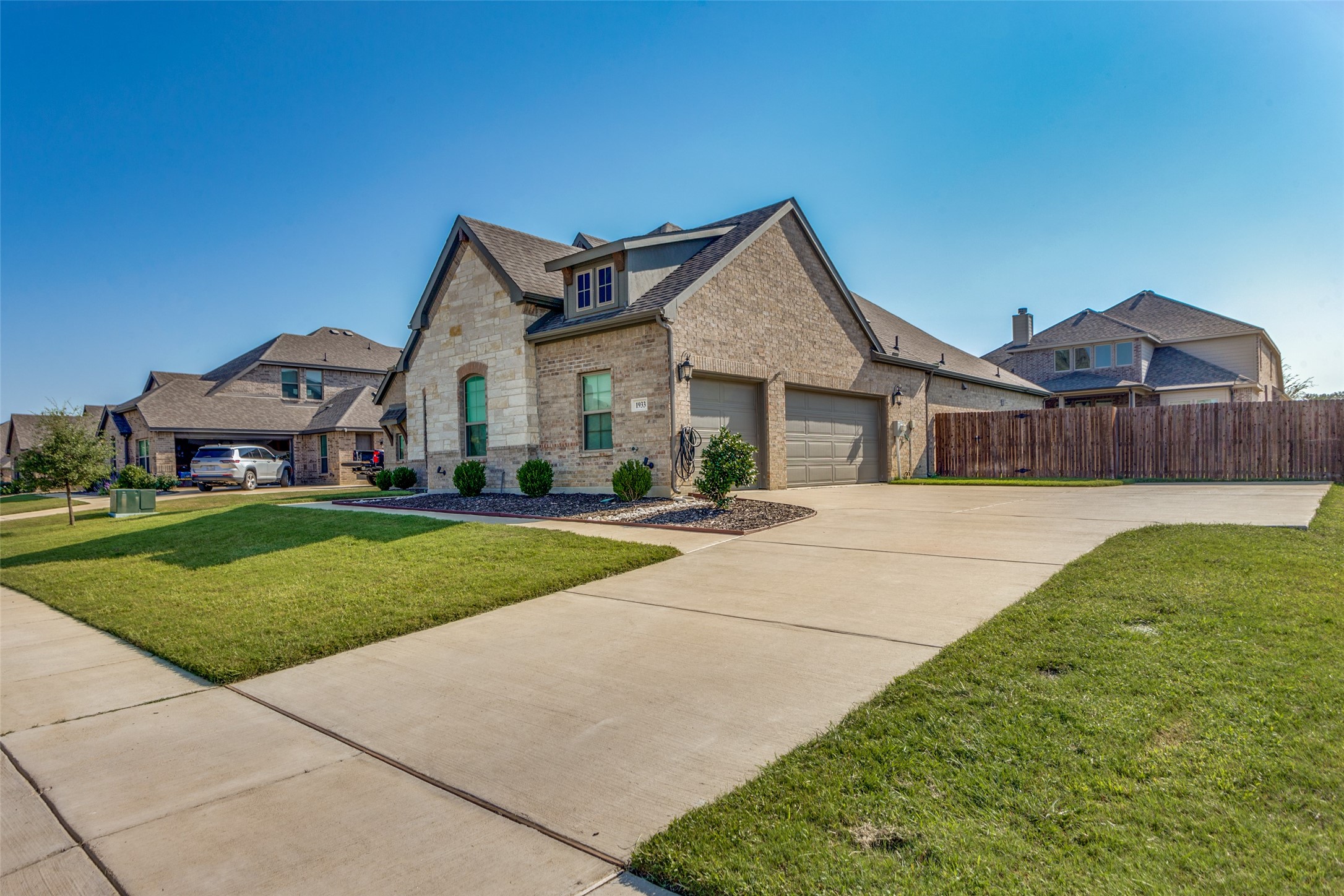 1933 Monteverde Court