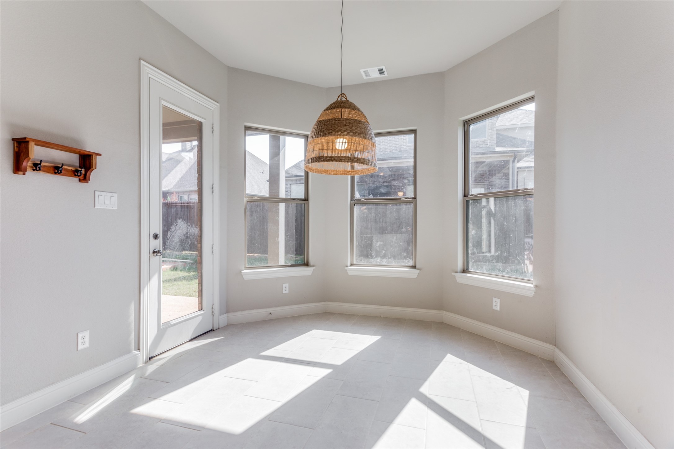 1933 Monteverde Court