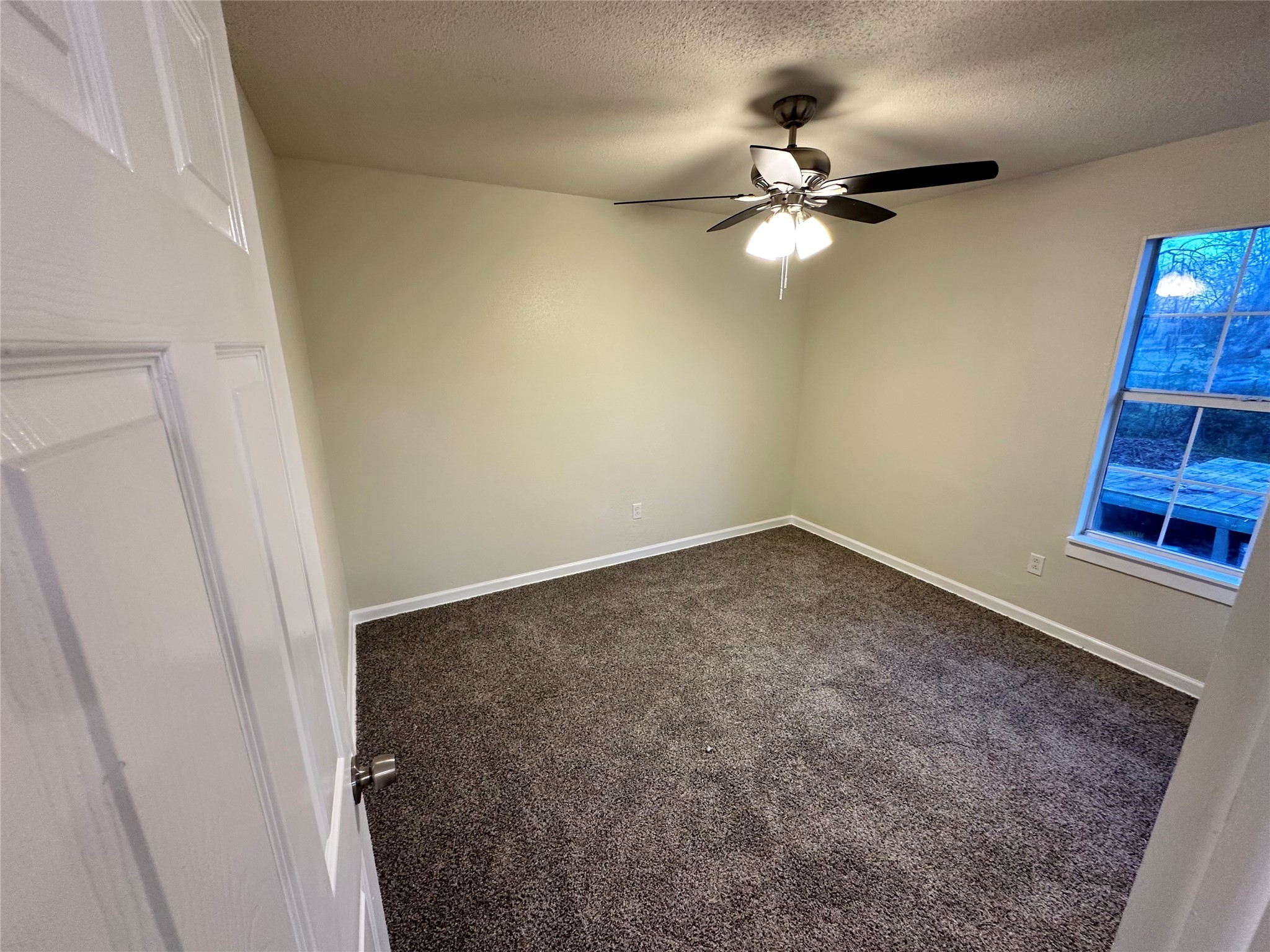 407 W Sunset Avenue