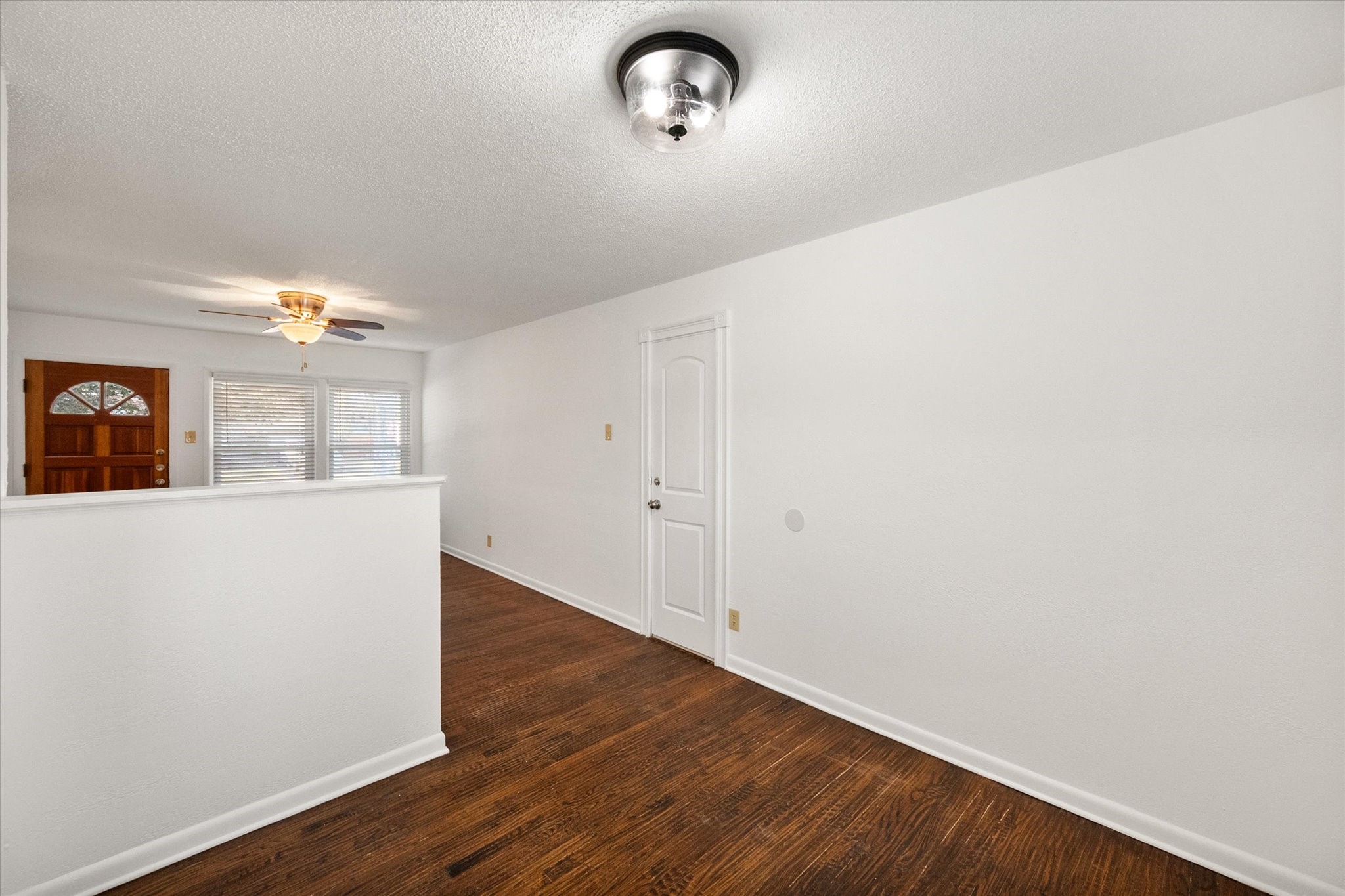 1409 W Lovers Lane