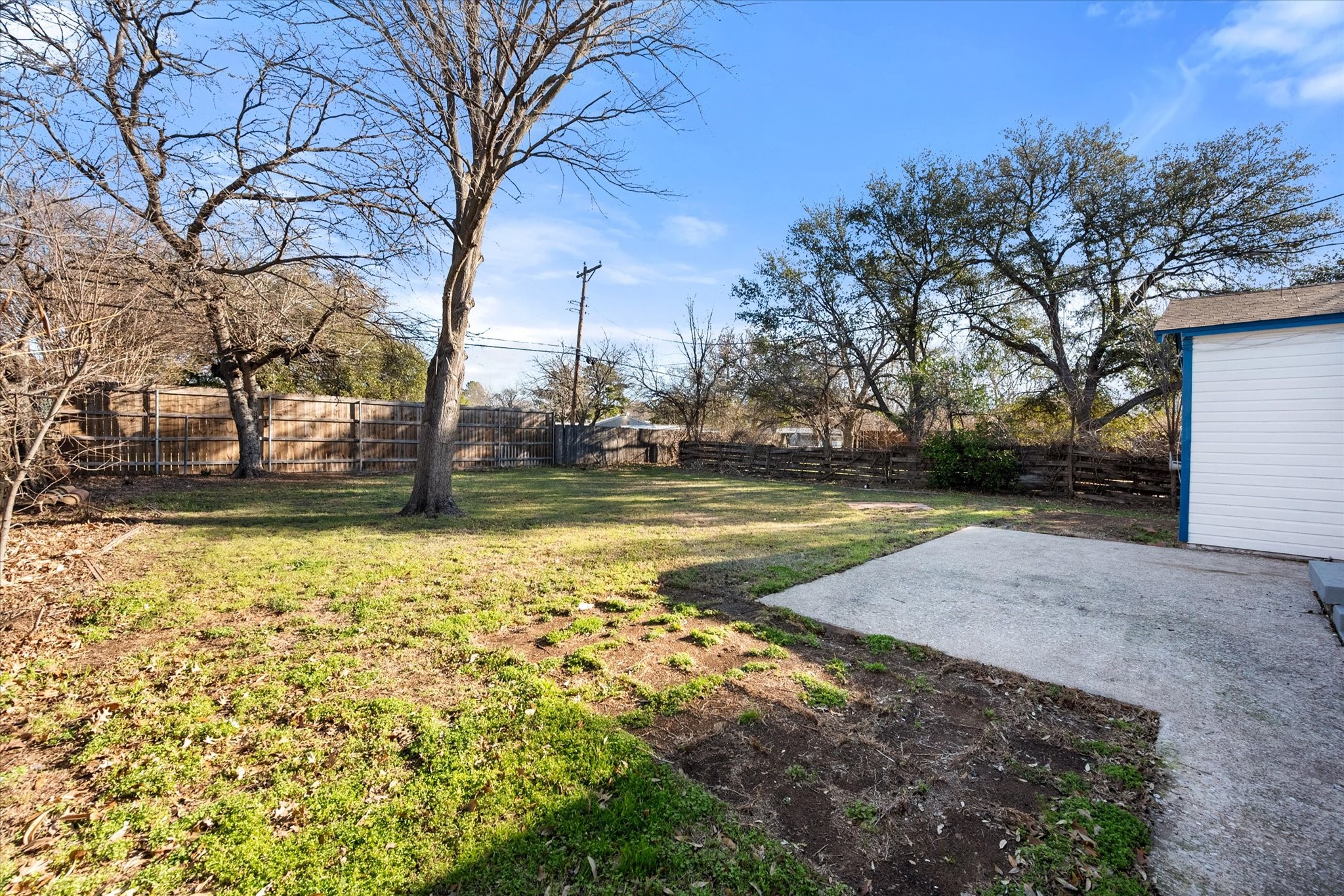 1409 W Lovers Lane