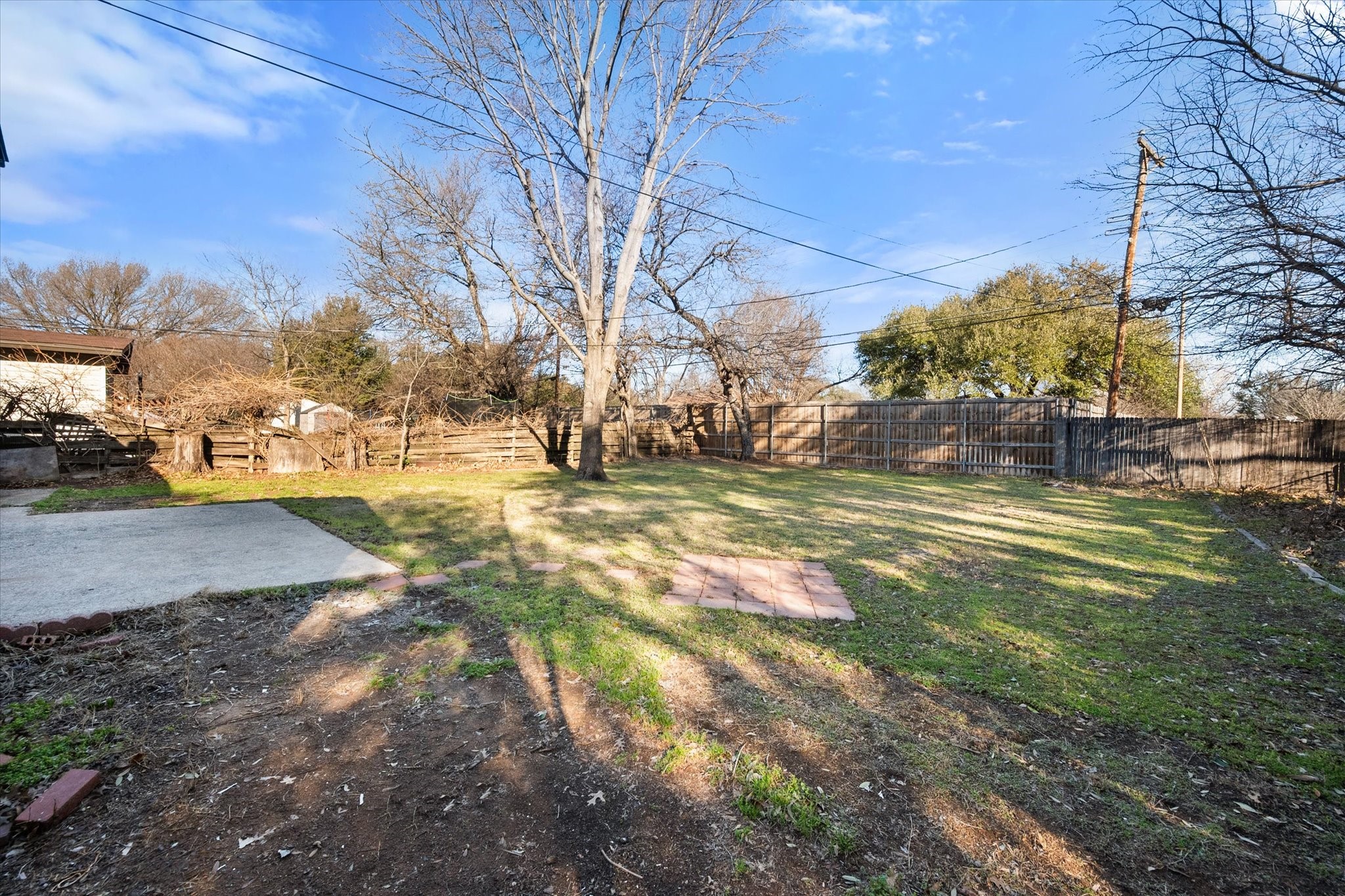 1409 W Lovers Lane
